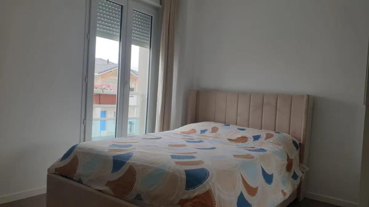 Chambre Calme Dans Une Maison Neuve Avec Jardin Billere Exterior photo
